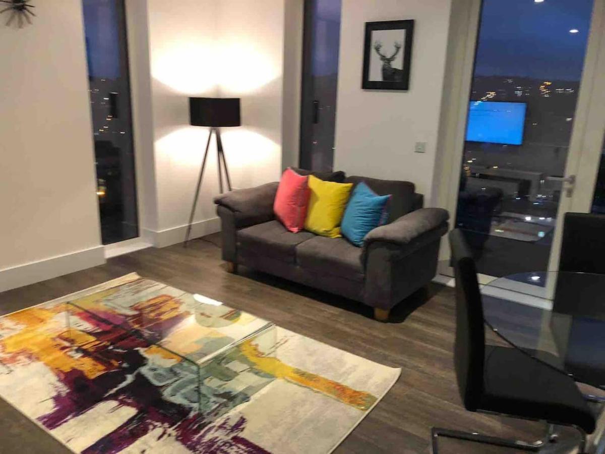 High View Two Bedroom Apartment In Woolwich London Bagian luar foto