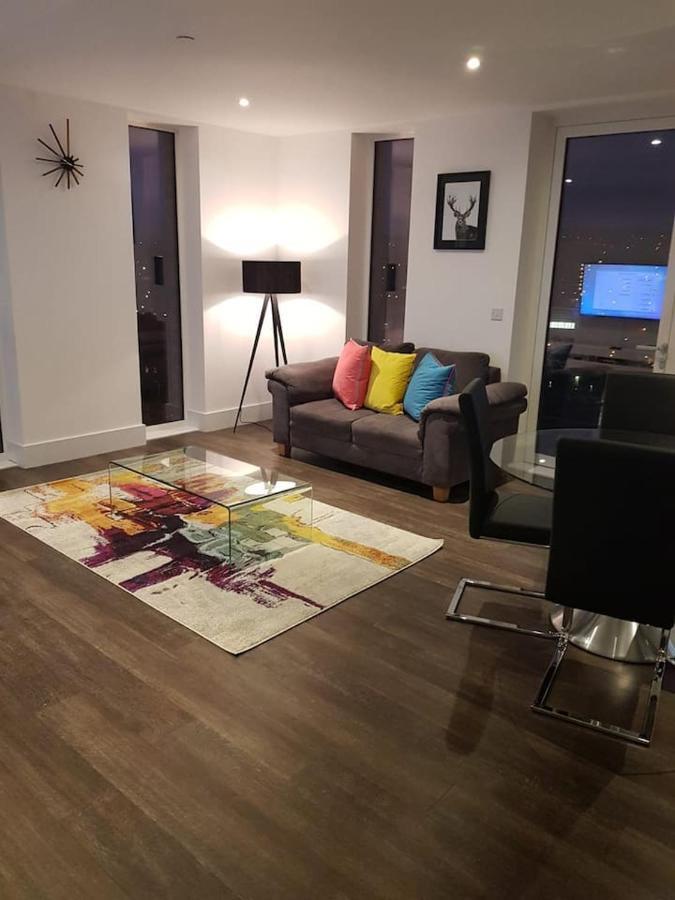 High View Two Bedroom Apartment In Woolwich London Bagian luar foto