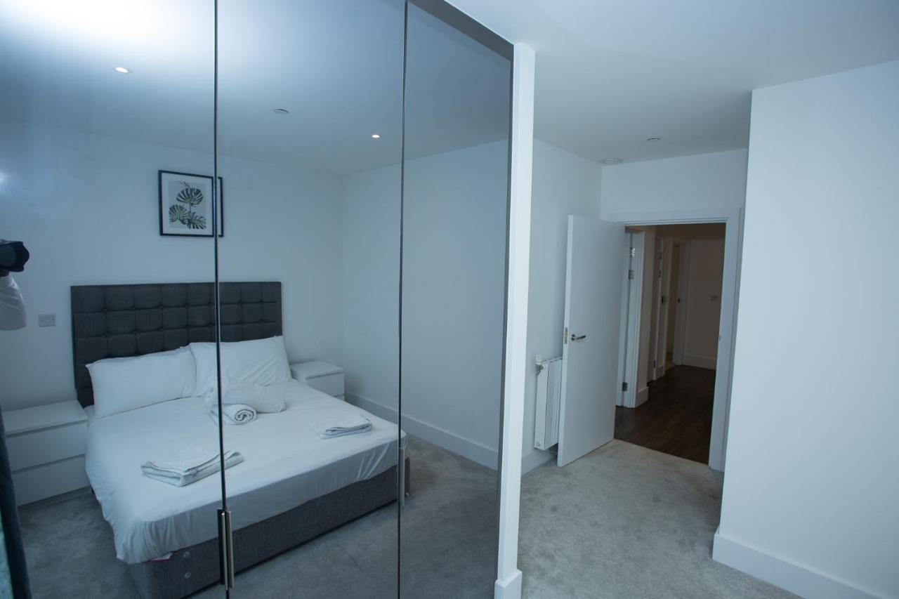 High View Two Bedroom Apartment In Woolwich London Bagian luar foto
