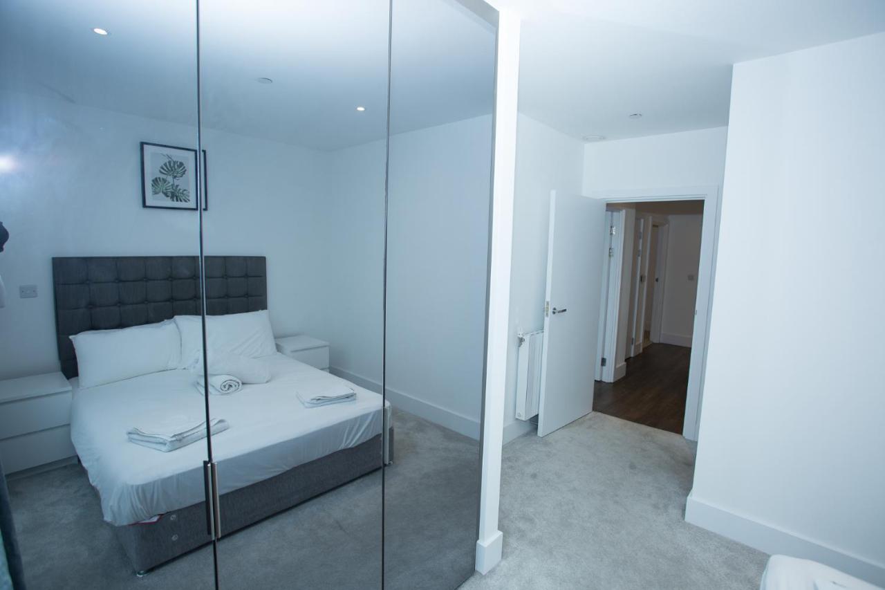 High View Two Bedroom Apartment In Woolwich London Bagian luar foto