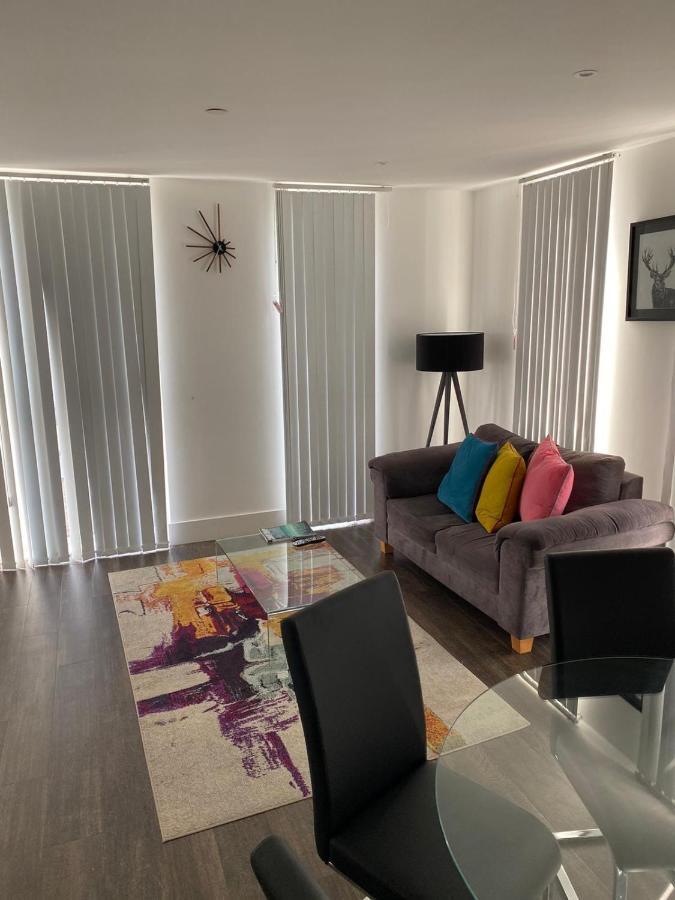 High View Two Bedroom Apartment In Woolwich London Bagian luar foto