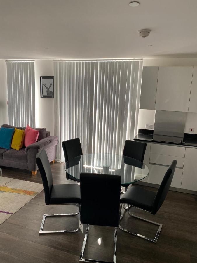 High View Two Bedroom Apartment In Woolwich London Bagian luar foto