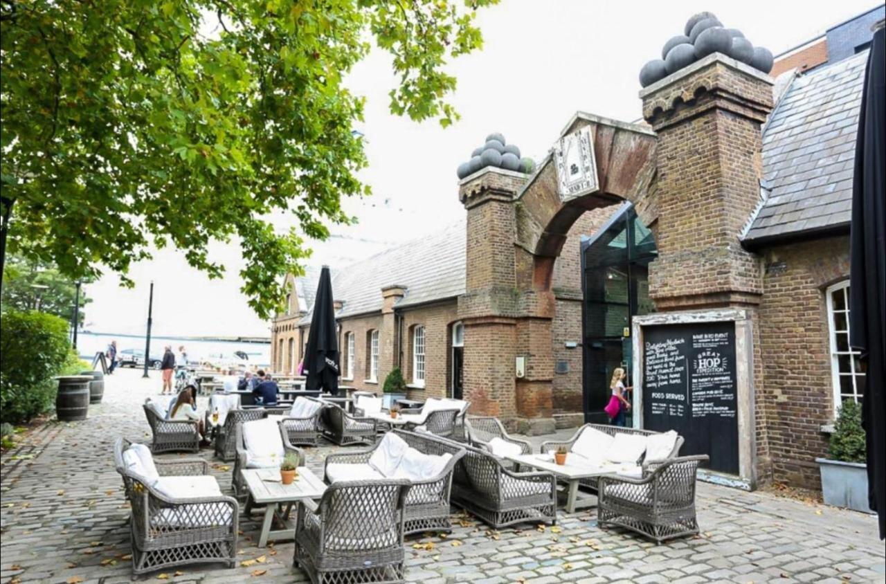High View Two Bedroom Apartment In Woolwich London Bagian luar foto